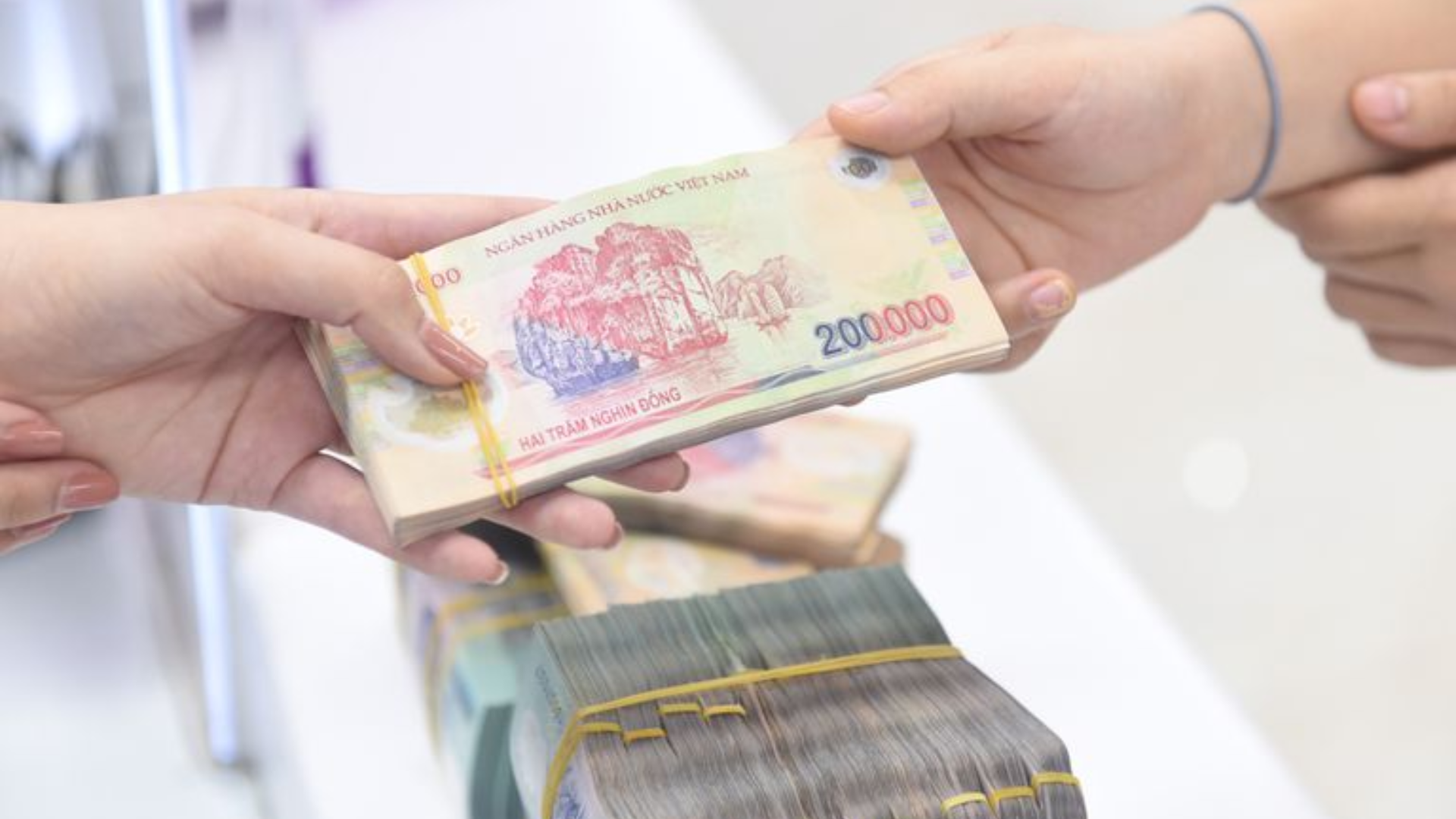 Hợp đồng vay tiền cần thực hiện thủ tục công chứng hay không?