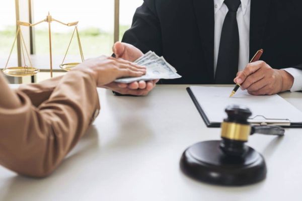 Phí công chứng hợp đồng