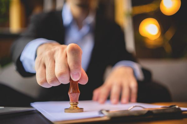 Điều gì khiến hợp đồng công chứng có giá trị pháp lý cao hơn?
