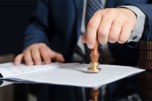Điều gì khiến hợp đồng công chứng có giá trị pháp lý cao hơn?