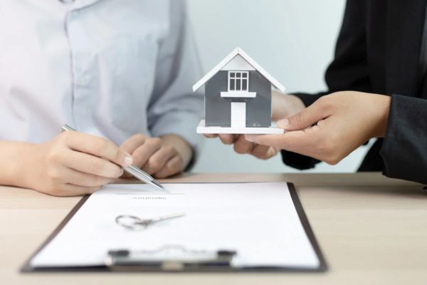 Khi một bên thế chấp tài sản để vay nợ riêng