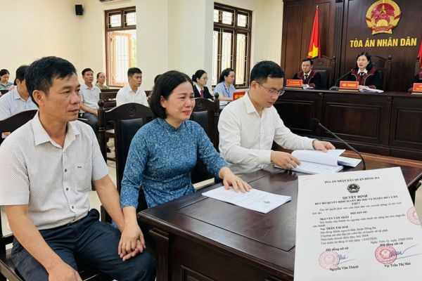 Khi vợ hoặc chồng có quyết định hủy bỏ việc tuyên bố mất tích