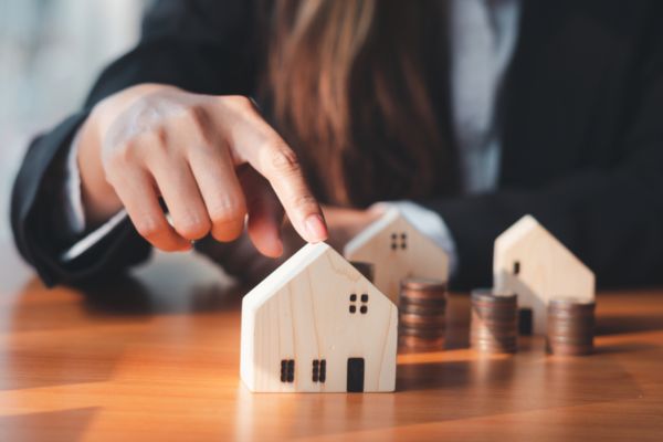 Bán nhà kiệt/hẻm cụt: Pháp lý và các yếu tố ảnh hưởng đến giá trị